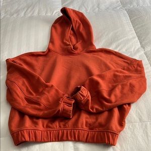 Lululemon Jogger and relaxed cropped hoodie.